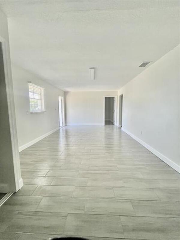 Foto del edificio - 4211 Vermont Ave