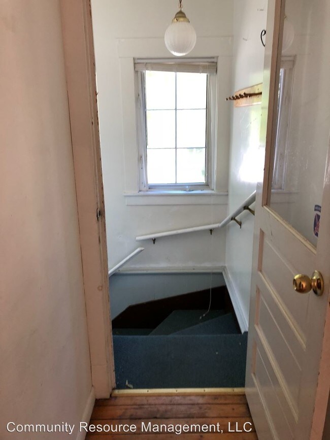 Building Photo - 2 br, 1 bath Apartment - 5 Corey Lane
