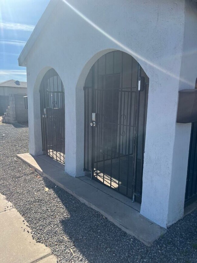Foto del edificio - Section 8 Accepted! Beautiful Two bedroom!