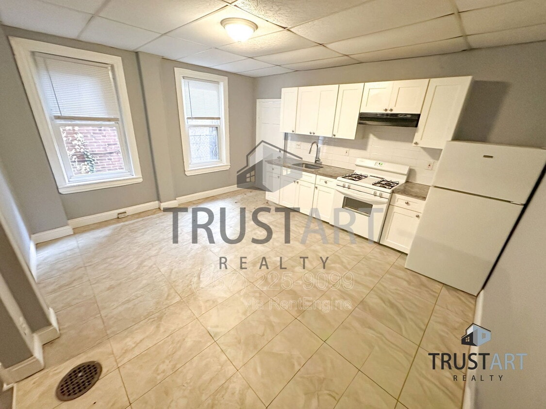 Foto principal - 330 N 53rd St