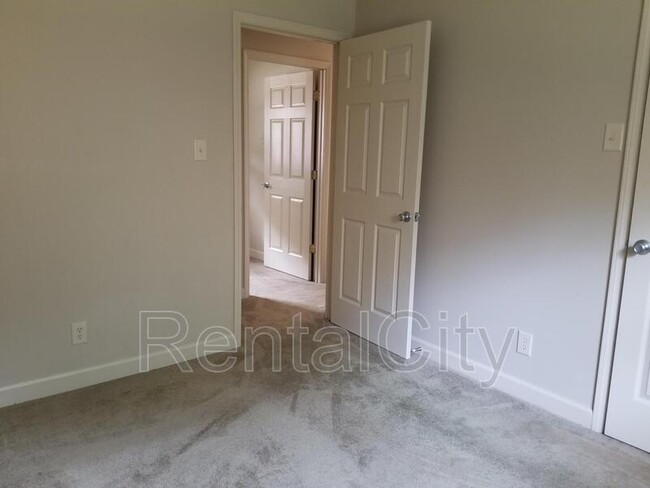 Foto del edificio - 948 Bear Creek Rd