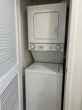 Interior Photo - 801 North