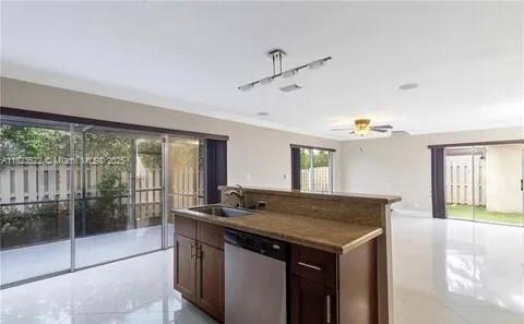 Foto del edificio - 3700 NW 107th Terrace