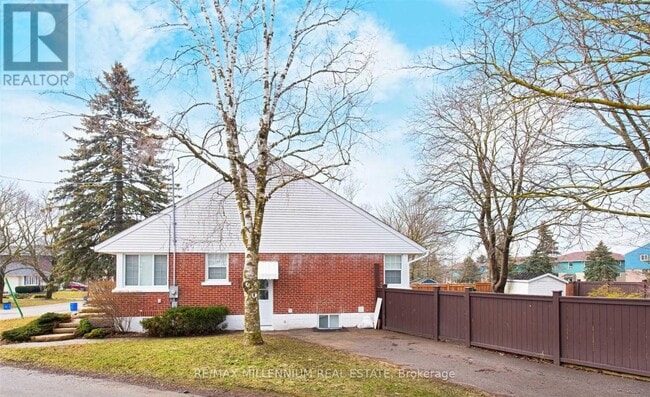 Building Photo - 147 Burkholder St
