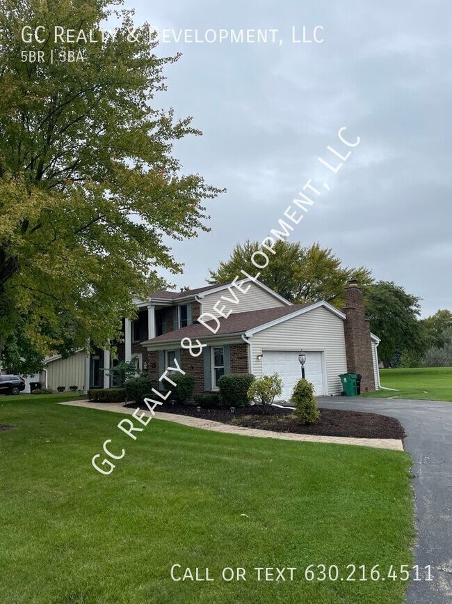 Building Photo - ** INDIAN LAKES BEAUTY / 5 BDRMS / 3 BTHS ...