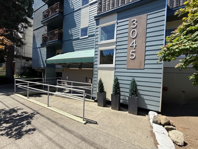 Building Photo - Aravita Condominiums - Magnolia