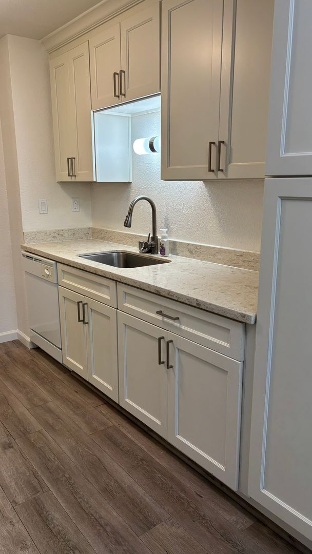 Spacious 2 bed/2 bath condo in Concord - Spacious 2 bed/2 bath condo in Concord