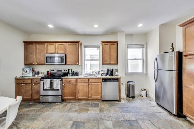 Building Photo - Great Mission Hill 4 bed for 9/1/2026