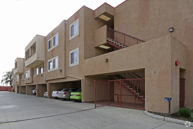 Building Photo - Porterville Family Apartments