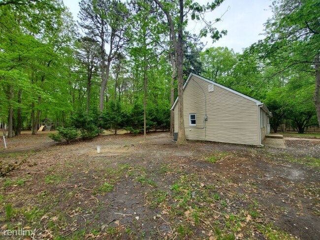 Building Photo - 3 br, 1 bath House - 117 Wiseman Rd