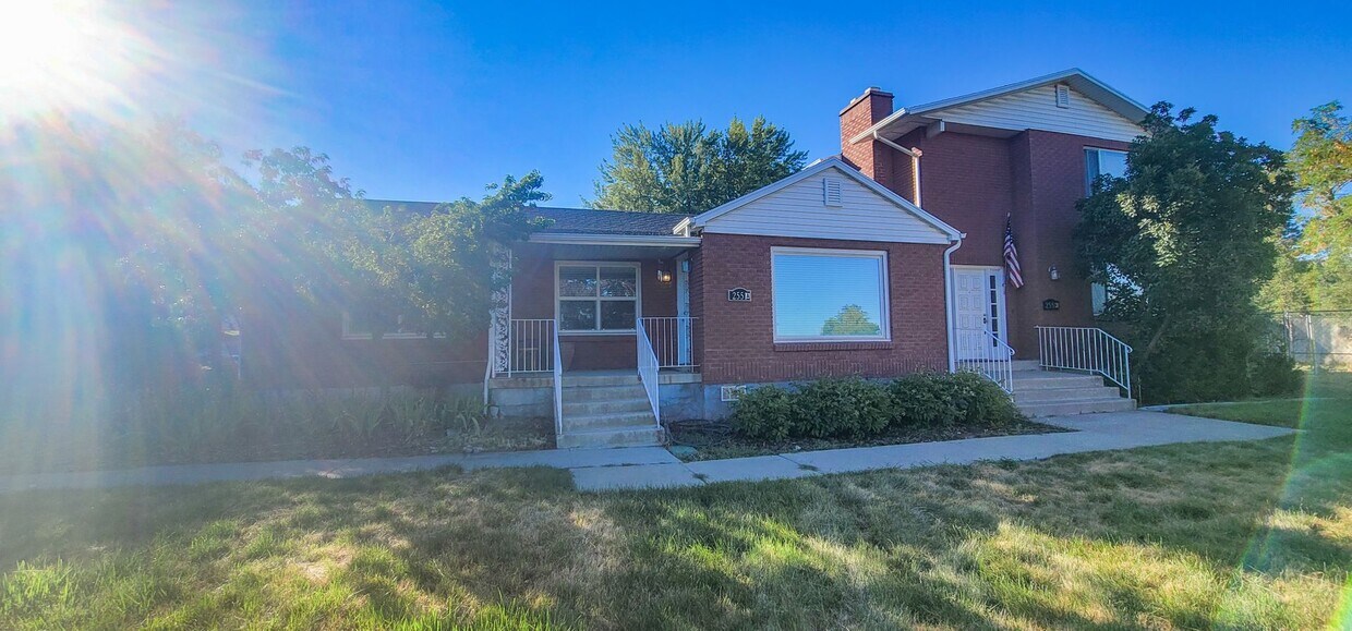 Primary Photo - 2551 S Orchard Drive (Simons)