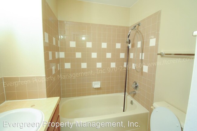 Building Photo - 4881-4887 Basswood Dr