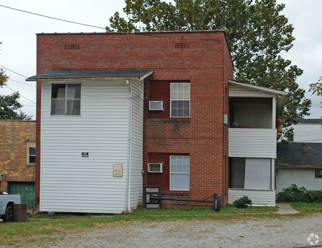 Primary Photo - 901 1st Ave