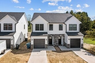Building Photo - 808 Crown Point Dr