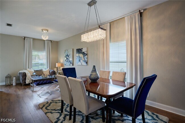 Building Photo - 2059 Willow Branch Dr