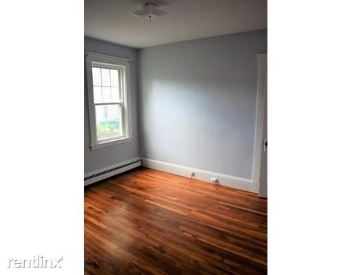 Building Photo - 3 br, 1 bath Apartment - 36 Gurney St # 1