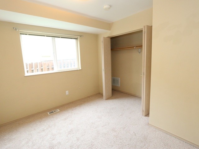 Foto del edificio - 8711 Brookridge Drive
