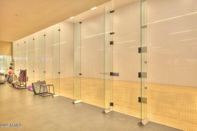 Foto del edificio - 7117 E Rancho Vista Dr