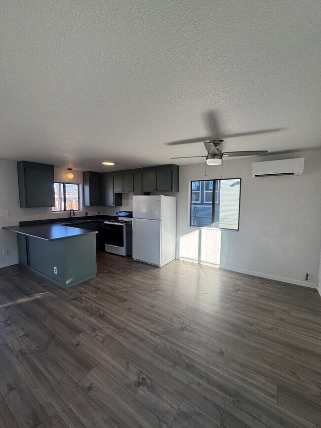 Foto del edificio - 1456 Magnolia Ave