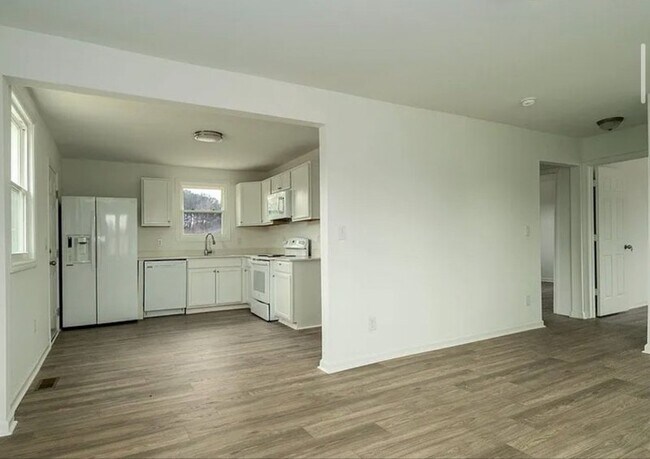 Foto del edificio - 421 Pineville Rd