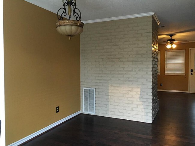 Building Photo - 431 Sunset Dr