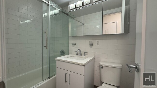Foto del edificio - East 56th Street | Spacious Midtown East S...