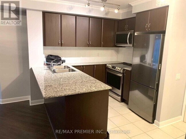 Photo du bâtiment - 525 Wilson Ave