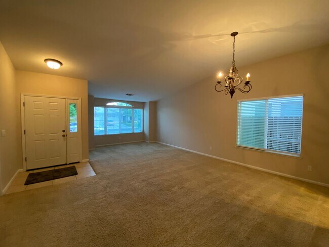 Foto del edificio - 682 Alder Ln