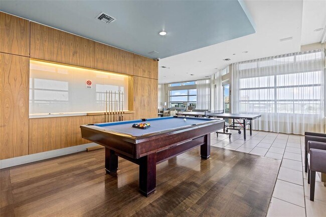 Building Photo - 912 Channelside Dr