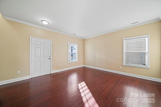 Building Photo - 6223 Woodland Commons Dr