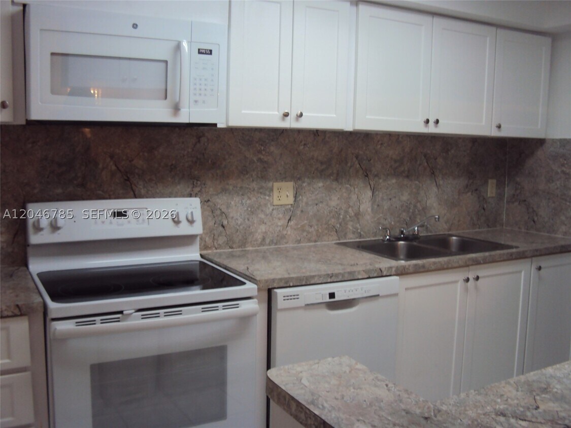 Foto del edificio - 8401 SW 107th Ave