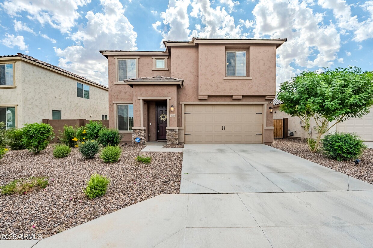 Foto principal - 1621 Flintlock Dr