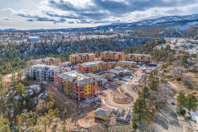 Building Photo - The Hill