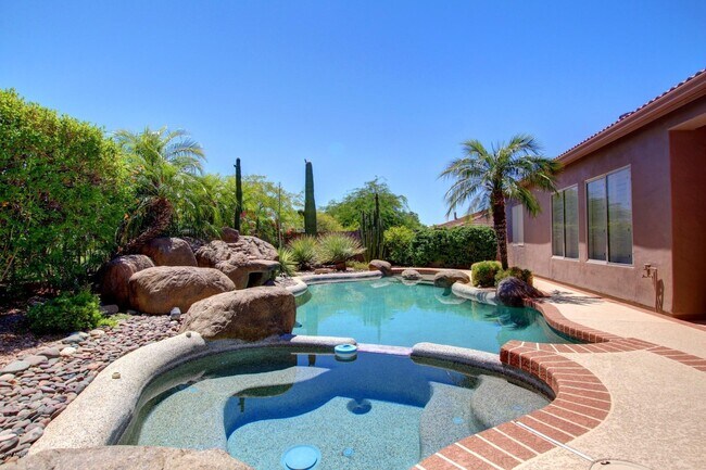 Building Photo - 10853 E Verbena Ln