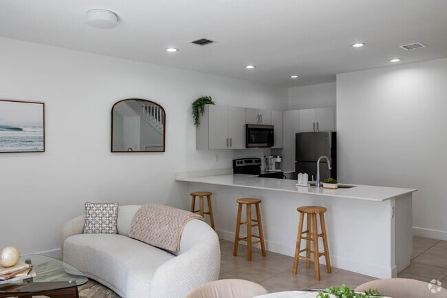 Interior Photo - Pearl at Pompano Beach