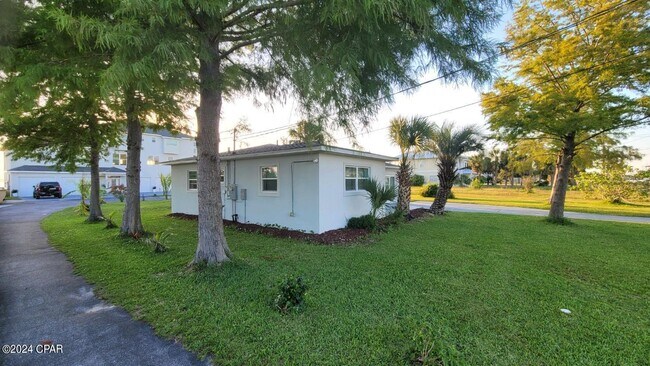 Foto del edificio - 210 Montana Ave