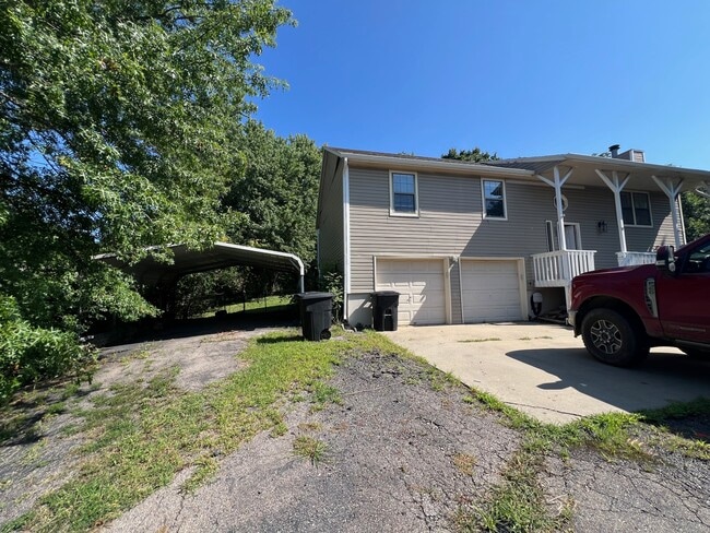 Building Photo - 603 SE 125th Rd