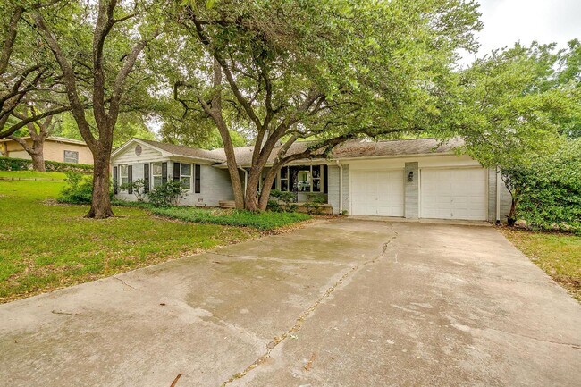 Photo - Charming 3-Bed, 2-Bath Home in Fort Worth'...