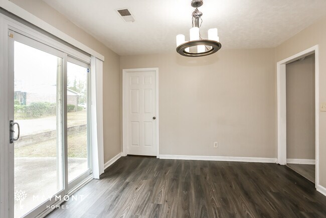 Foto del edificio - 8 Silverwood Dr