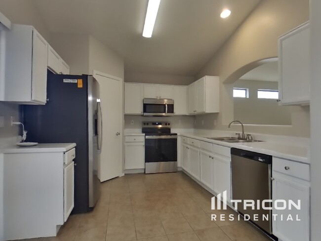 Foto del edificio - 12534 W Willow Ave