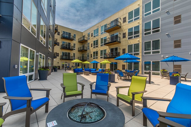 Courtyard Fire Pit - Solaris On Main, LLC