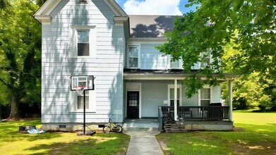 Building Photo - 707 2nd Ave