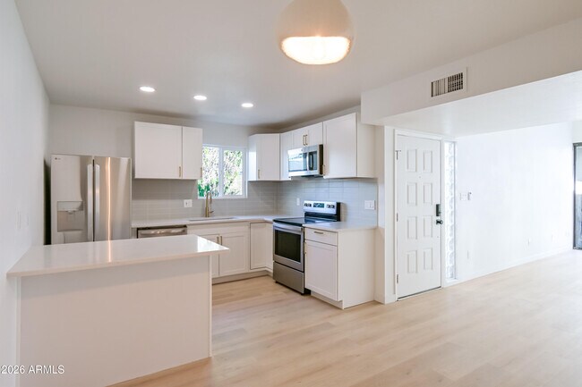 Foto del edificio - 16041 N 31st St