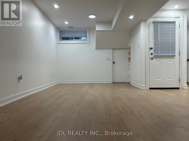 Building Photo - 10 Coleridge Ave
