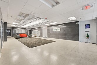 Building Photo - 517 Gold Ave SW