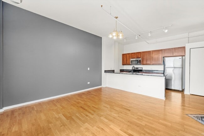 Foto del edificio - 2323 W Pershing Rd