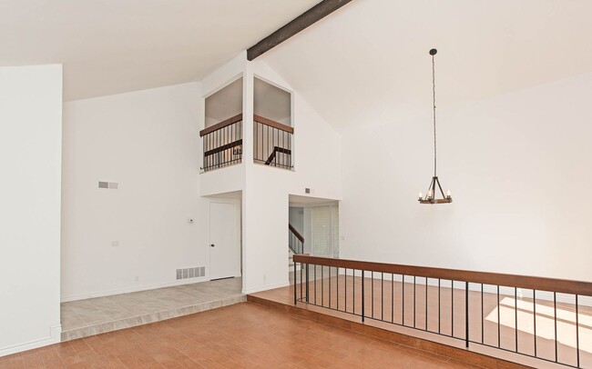 Building Photo - 2 Story Home with Panoramic Golf Course Vi...