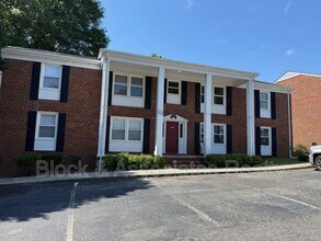 Building Photo - 500 N Church St