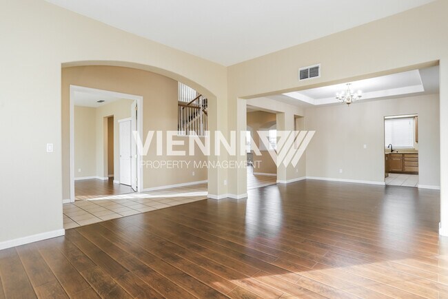 Foto del edificio - Beautiful 4 Bedroom + Study in Desirable Neighborhood