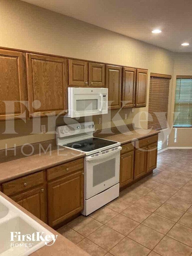 Building Photo - 4614 W Fortune Dr